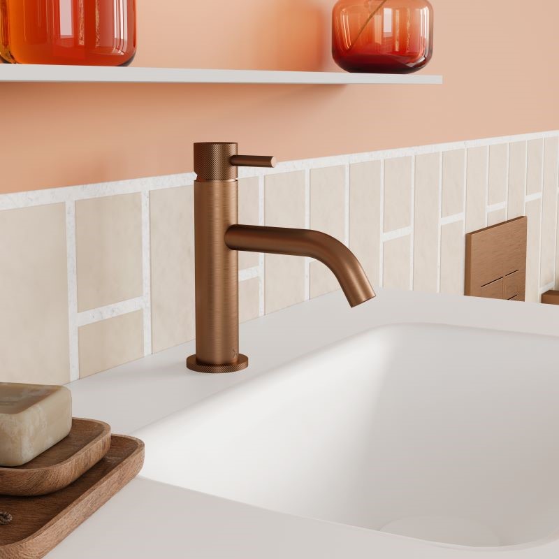 Bringing the warmth of a sunset, this basin tap in Brushed Bronze creates a nurturing environment. 
